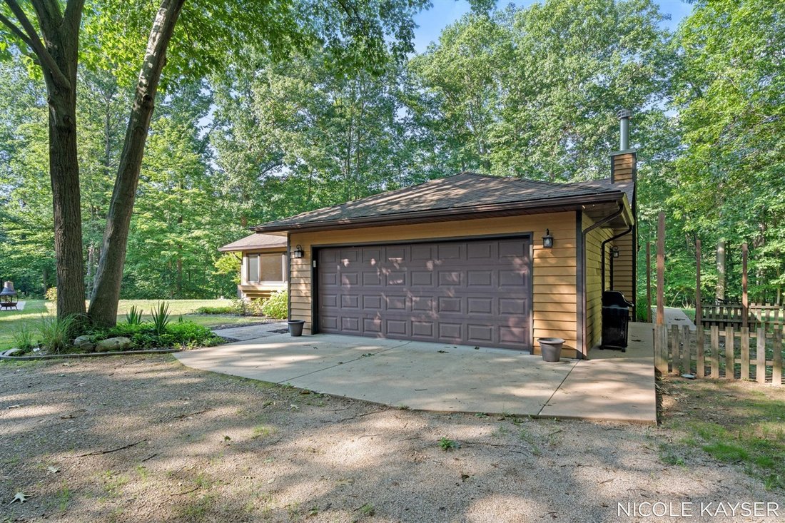 House in Fennville, Michigan, United States 3 - 18309603