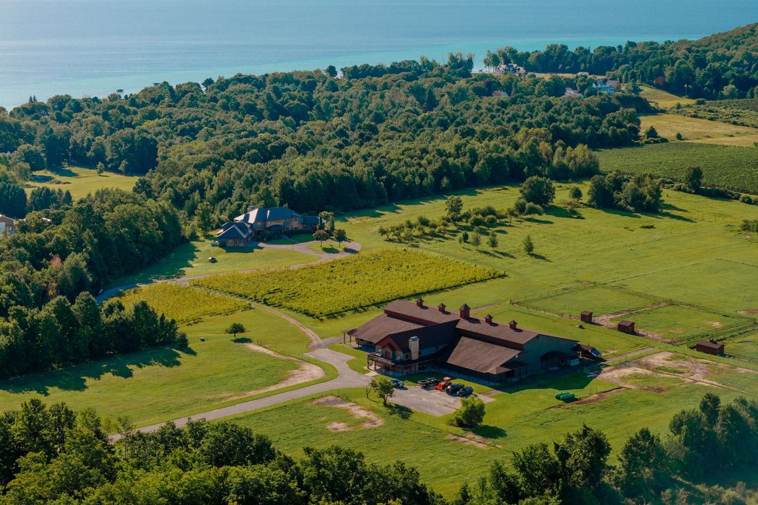 House in Traverse City, Michigan, United States 5 - 18309950