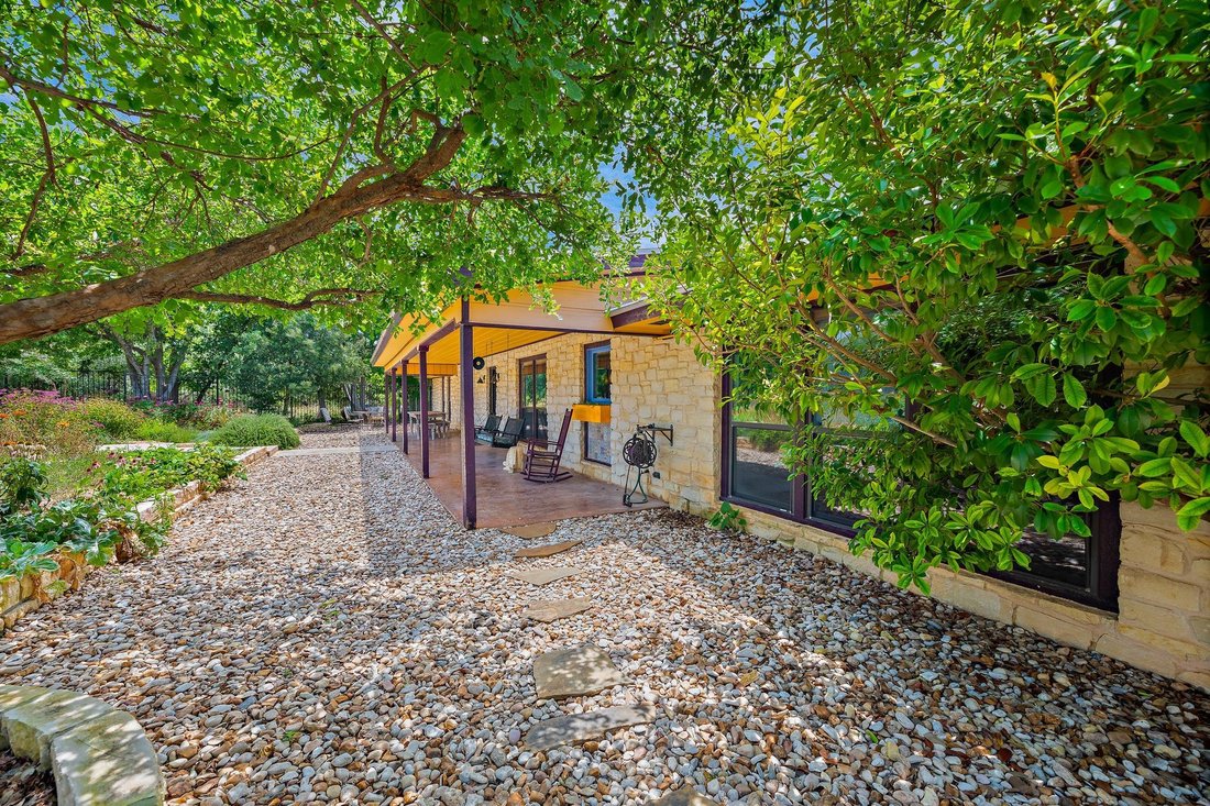 House in Liberty Hill, Texas, United States 3 - 18306245