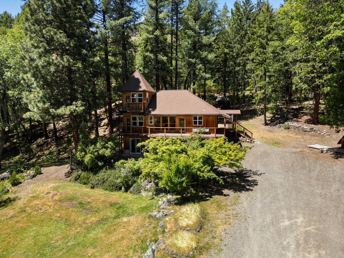 House in Ashland, Oregon, United States 5 - 18305856