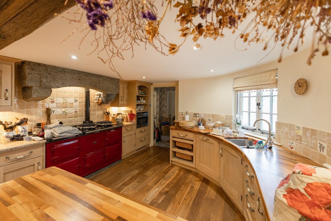 House in United Kingdom 5 - 18305882