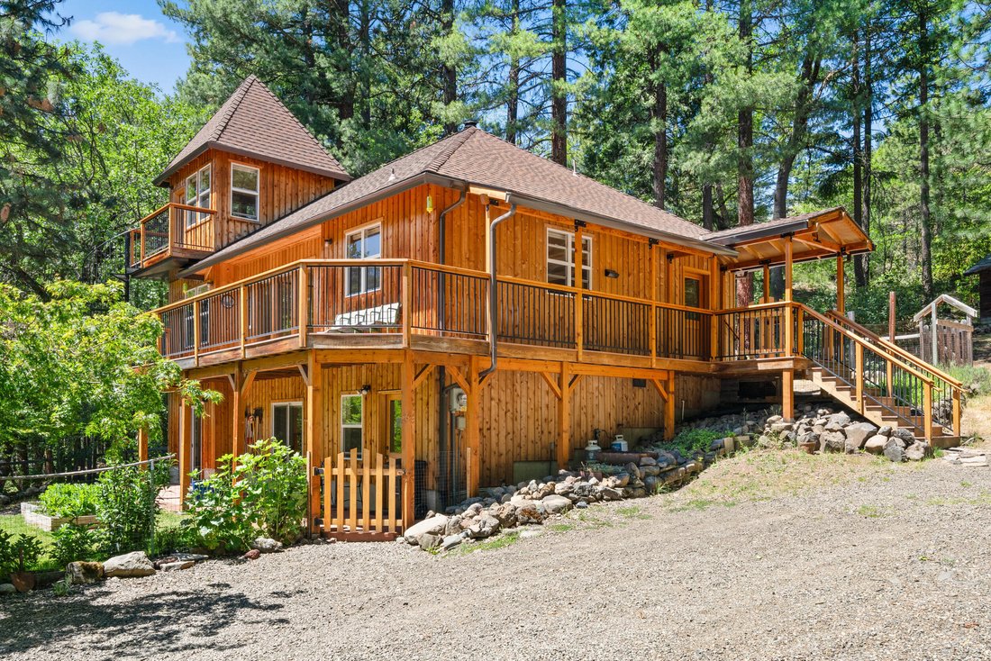 House in Ashland, Oregon, United States 3 - 18305856