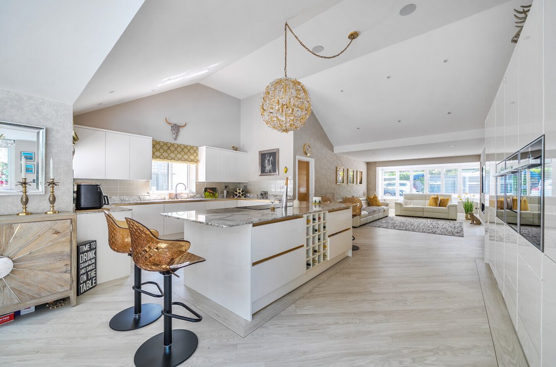 Bungalow in Ringwood, England 3 - 18305921