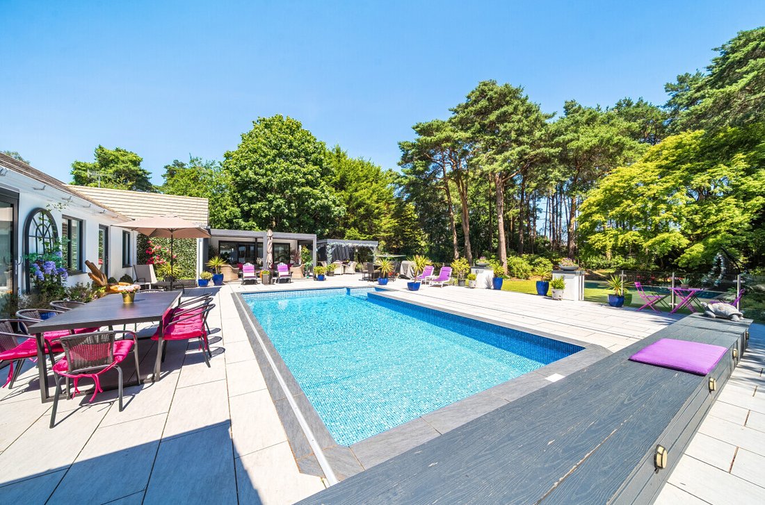 Bungalow in Ringwood, England 2 - 18305921