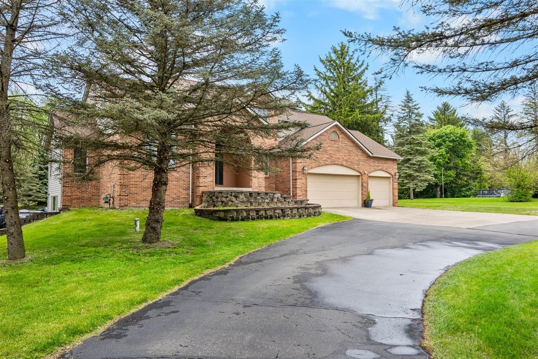 House in Saline, Michigan, United States 4 - 18309218