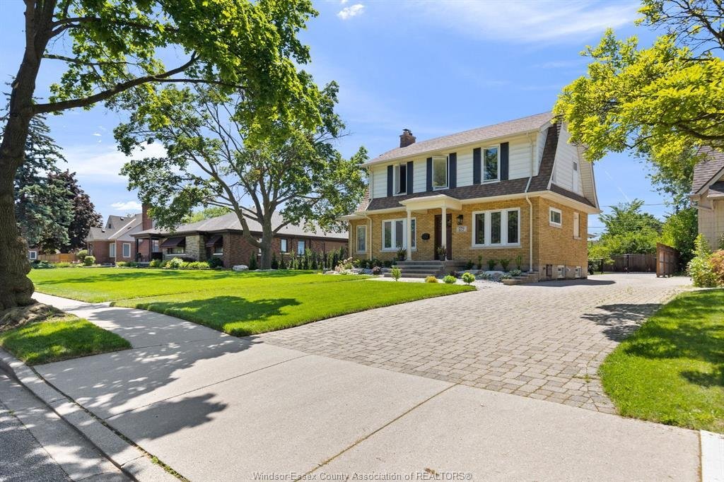 House in Windsor, Ontario, Canada 3 - 18306171