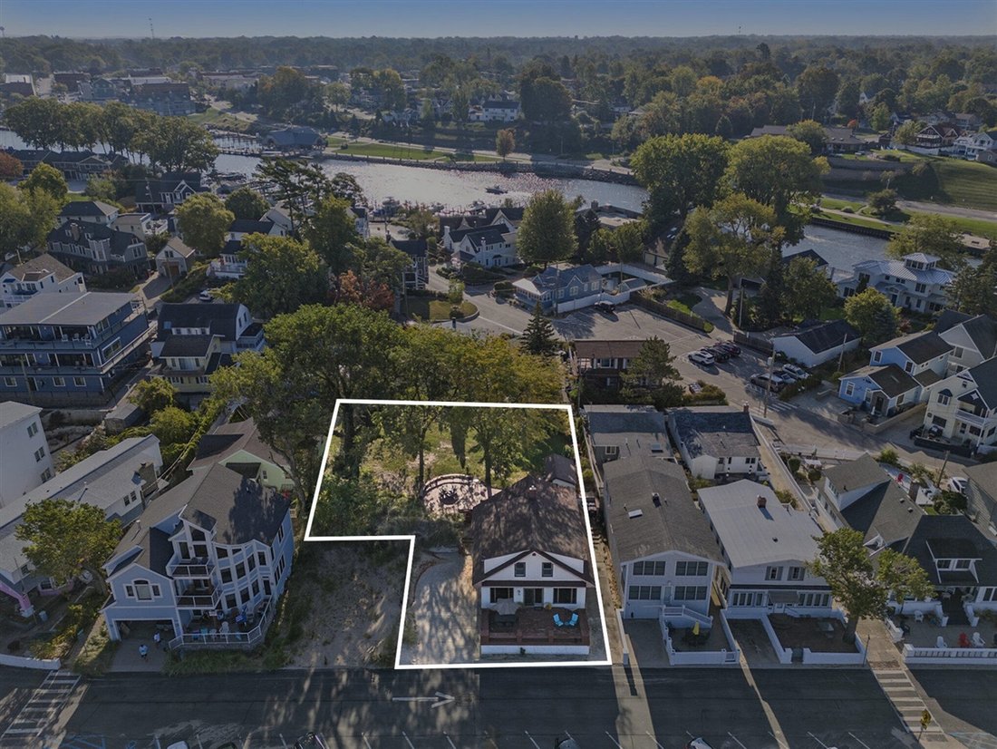 House in South Haven, Michigan, United States 3 - 18307622