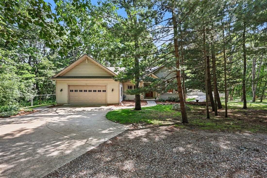 House in Chelsea, Michigan, United States 2 - 18307686