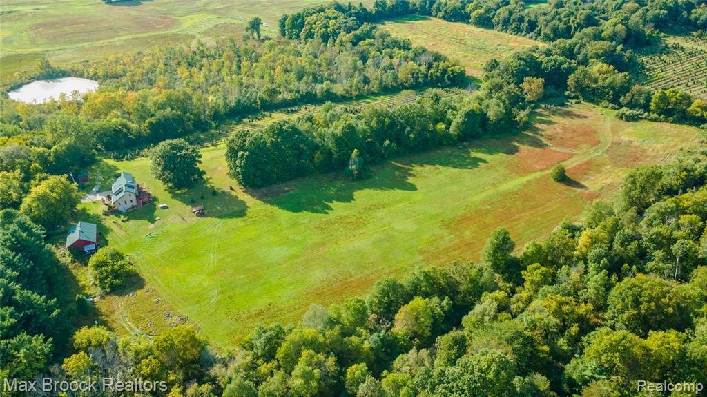 House in Columbiaville, Michigan, United States 1 - 18307501