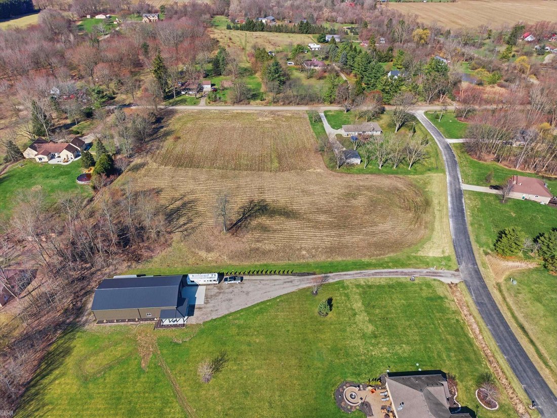 House in Almont, Michigan, United States 4 - 18307186
