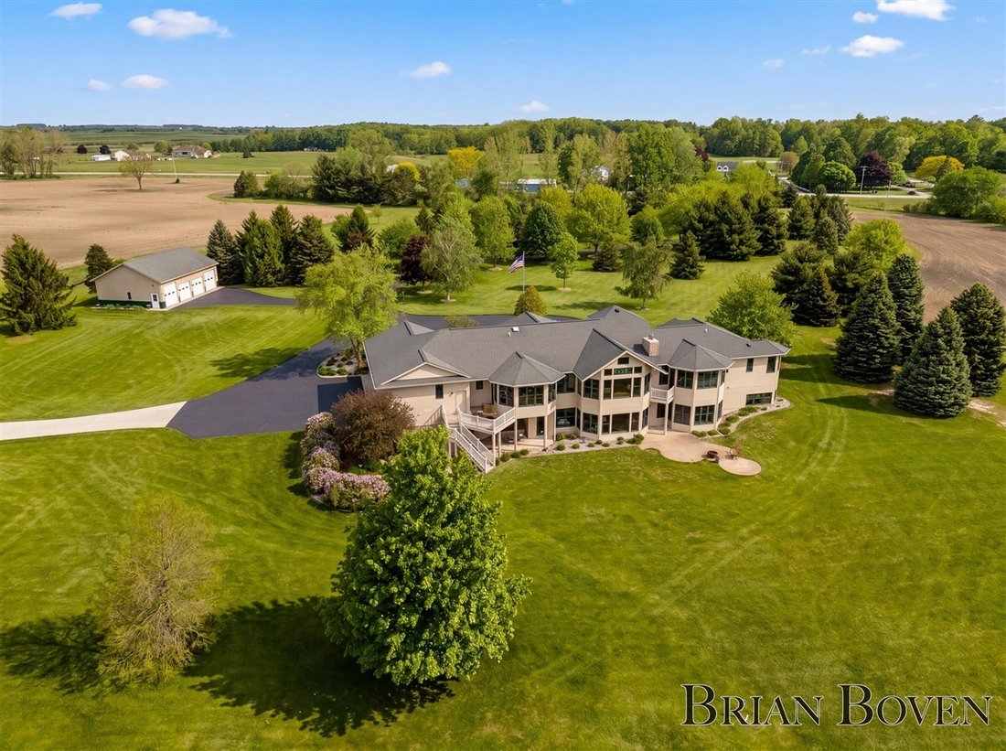 House in Comstock Park, Michigan, United States 5 - 18308160