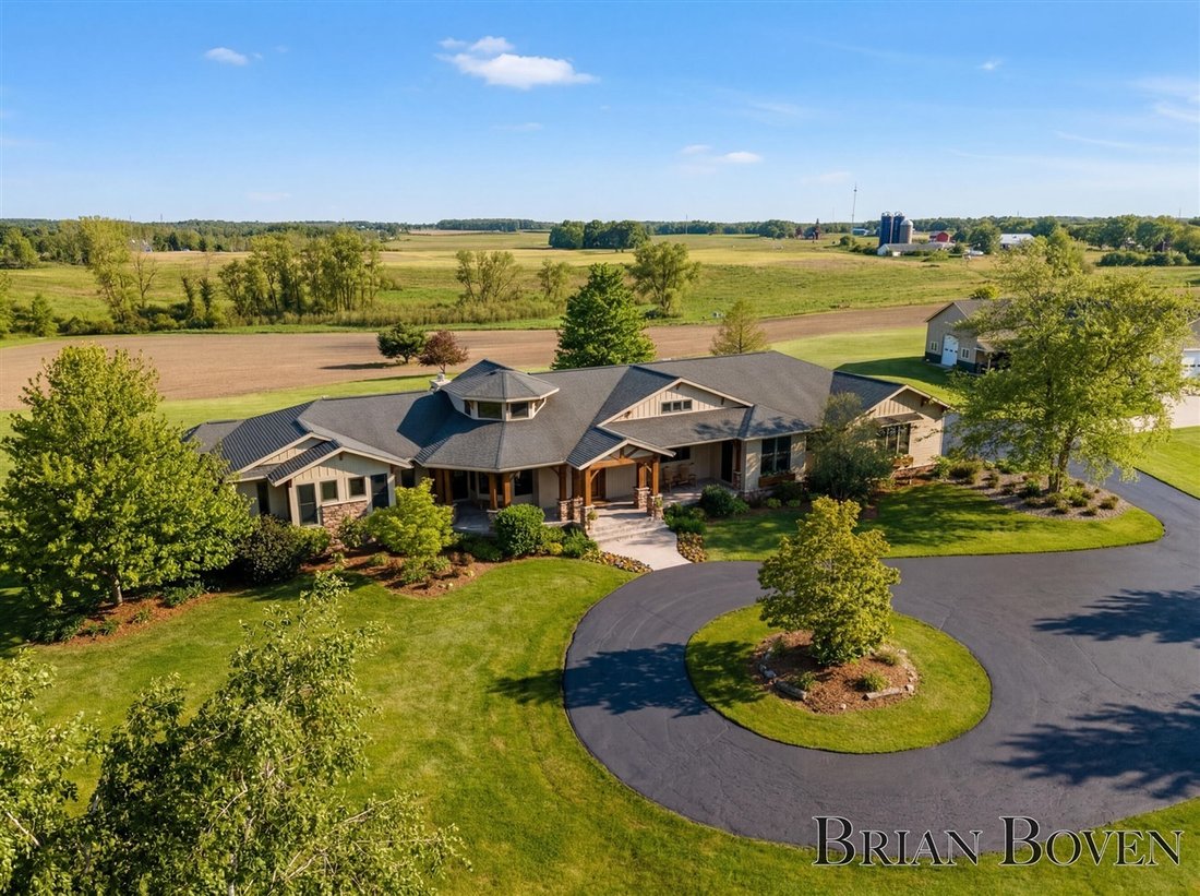 House in Comstock Park, Michigan, United States 4 - 18308160