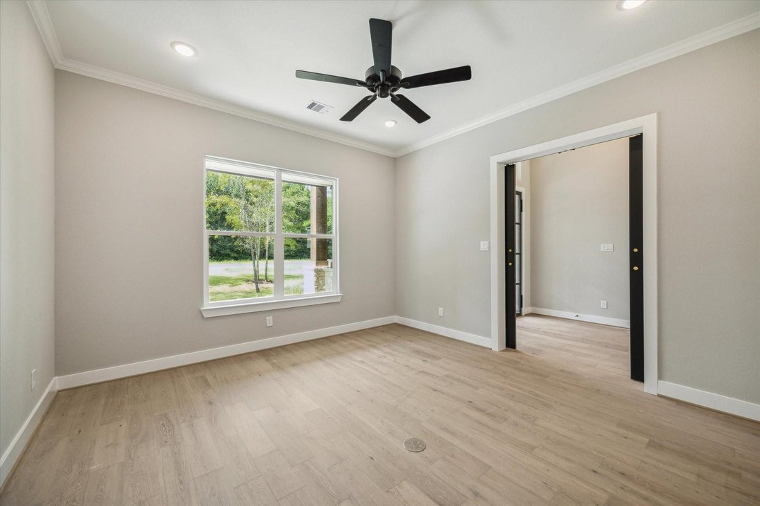 House in Cleveland, Texas, United States 5 - 18306545