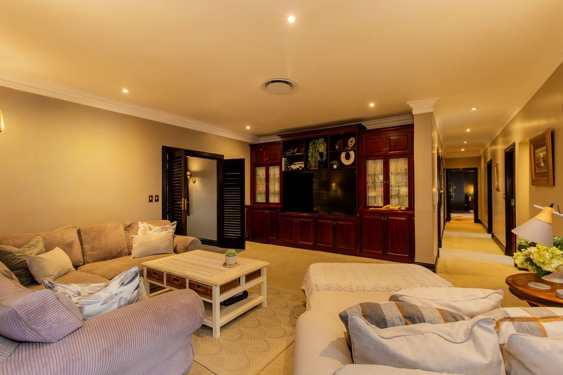 House in Mbombela, Mpumalanga, South Africa 5 - 18306146