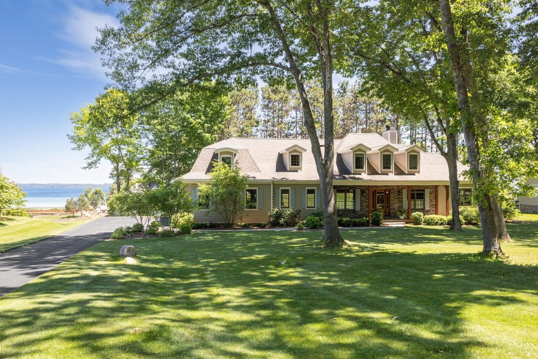 House in Suttons Bay, Michigan, United States 1 - 18308419