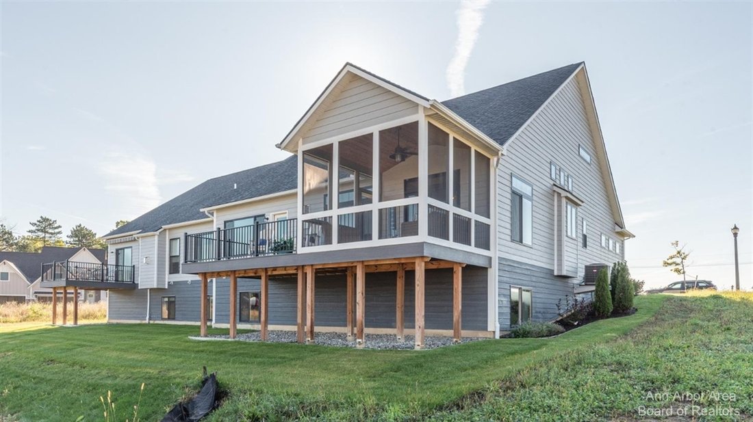 Condo in Saline, Michigan, United States 3 - 18308998