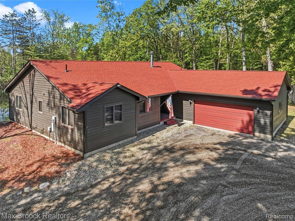 House in Columbiaville, Michigan, United States 1 - 18307969