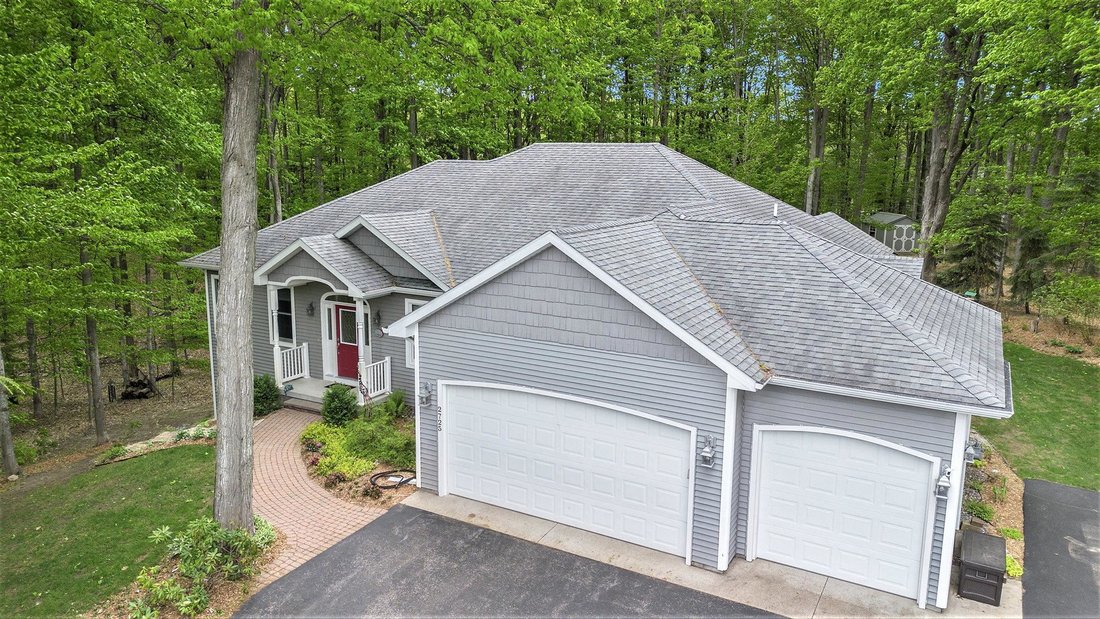 House in Traverse City, Michigan, United States 1 - 18307975