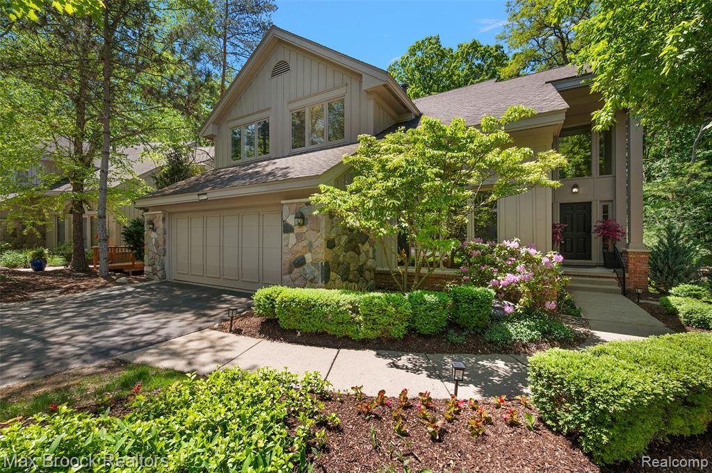 Condo in Orchard Lake Village, Michigan, United States 1 - 18310090