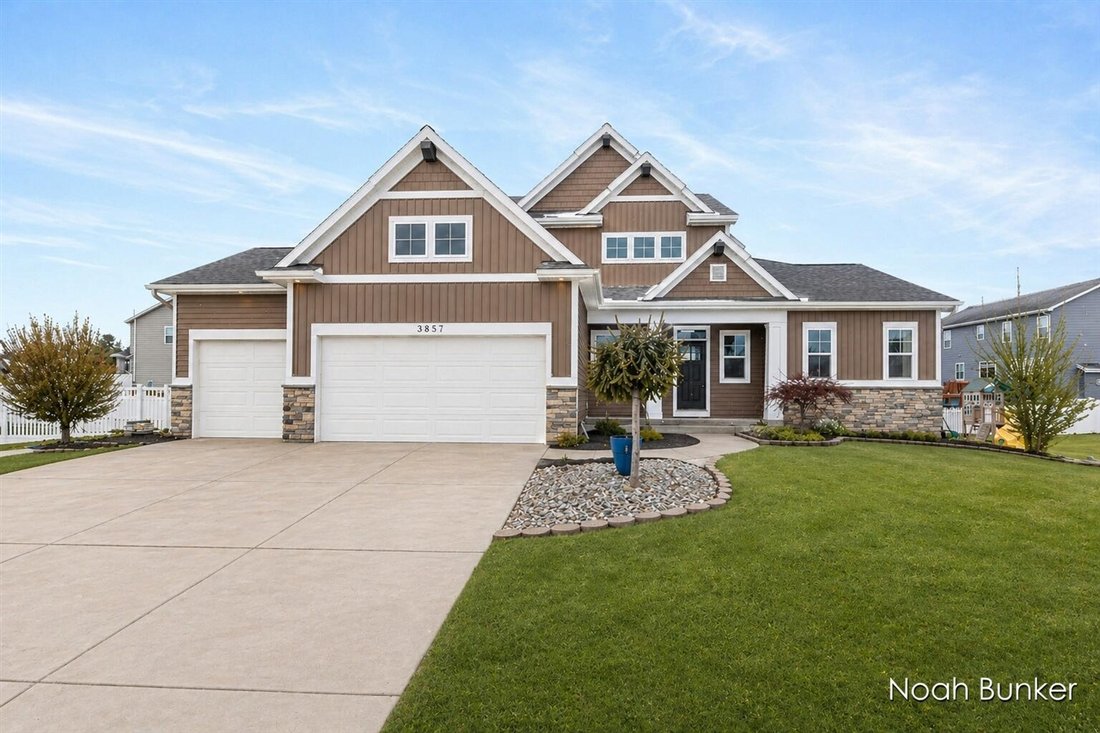 House in Hudsonville, Michigan, United States 1 - 18307632
