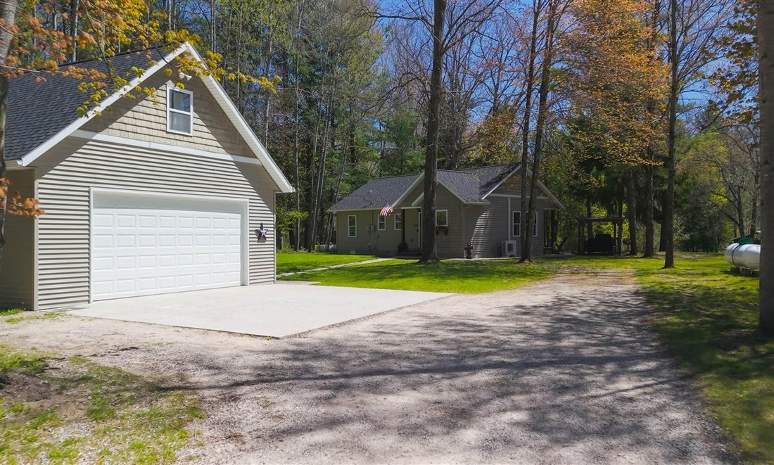 House in Fountain, Michigan, United States 1 - 18307580