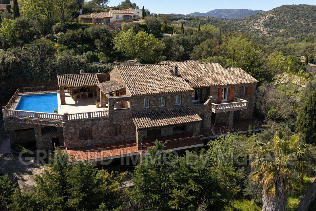 Villa in Grimaud, Provence-Alpes-Côte d'Azur, France 1 - 13698594