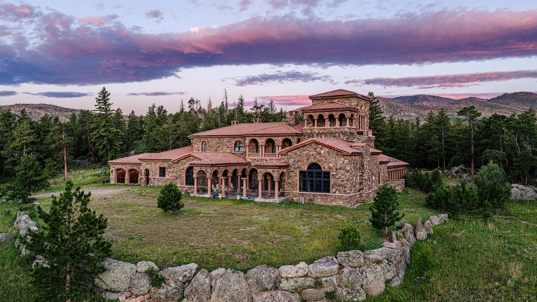 Villa in Bellvue, Colorado, United States 3 - 18312154