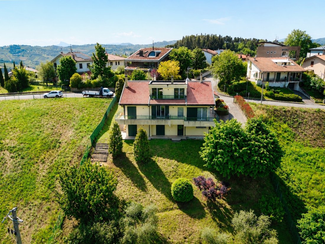 Villa in Montenovo, Emilia-Romagna, Italy 4 - 18315642