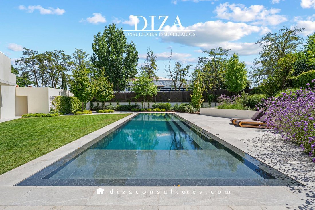 Villa in Somosaguas, Pozuelo de Alarcon, Comunidad de Madrid 4 - 18313765