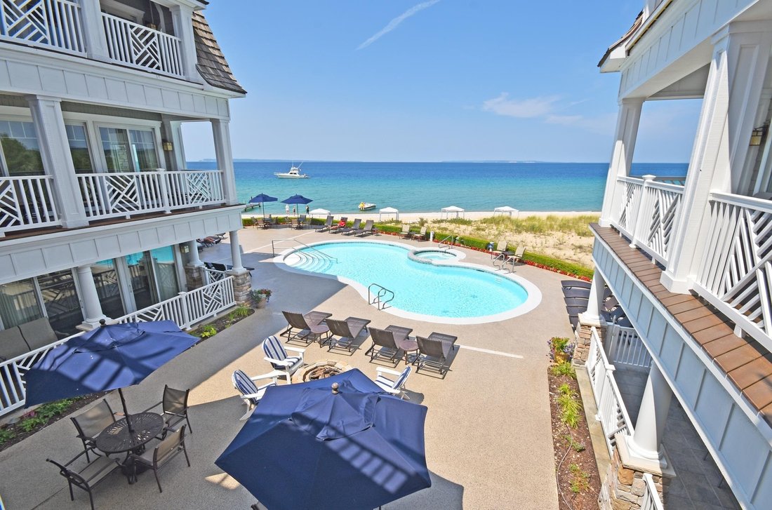 Condo in Glen Arbor, Michigan, United States 2 - 18307714