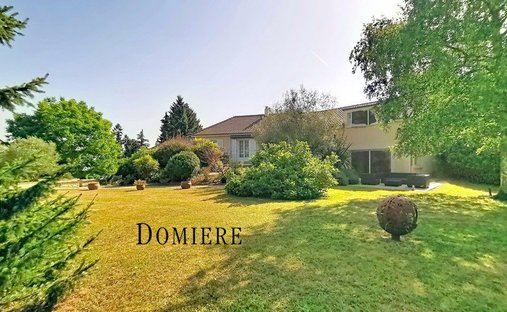 House in Sorel-Moussel, Centre-Val de Loire, France 1