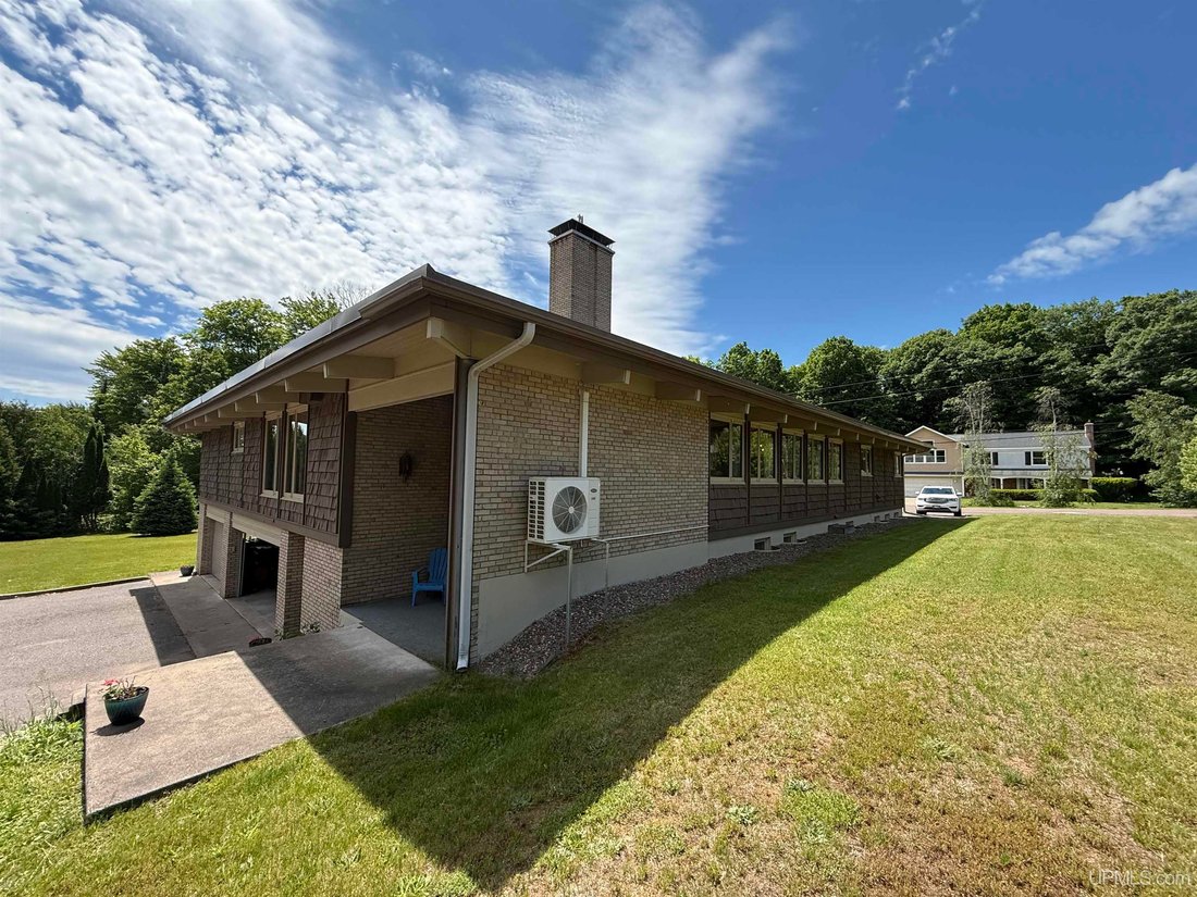 House in Houghton, Michigan, United States 5 - 18308805