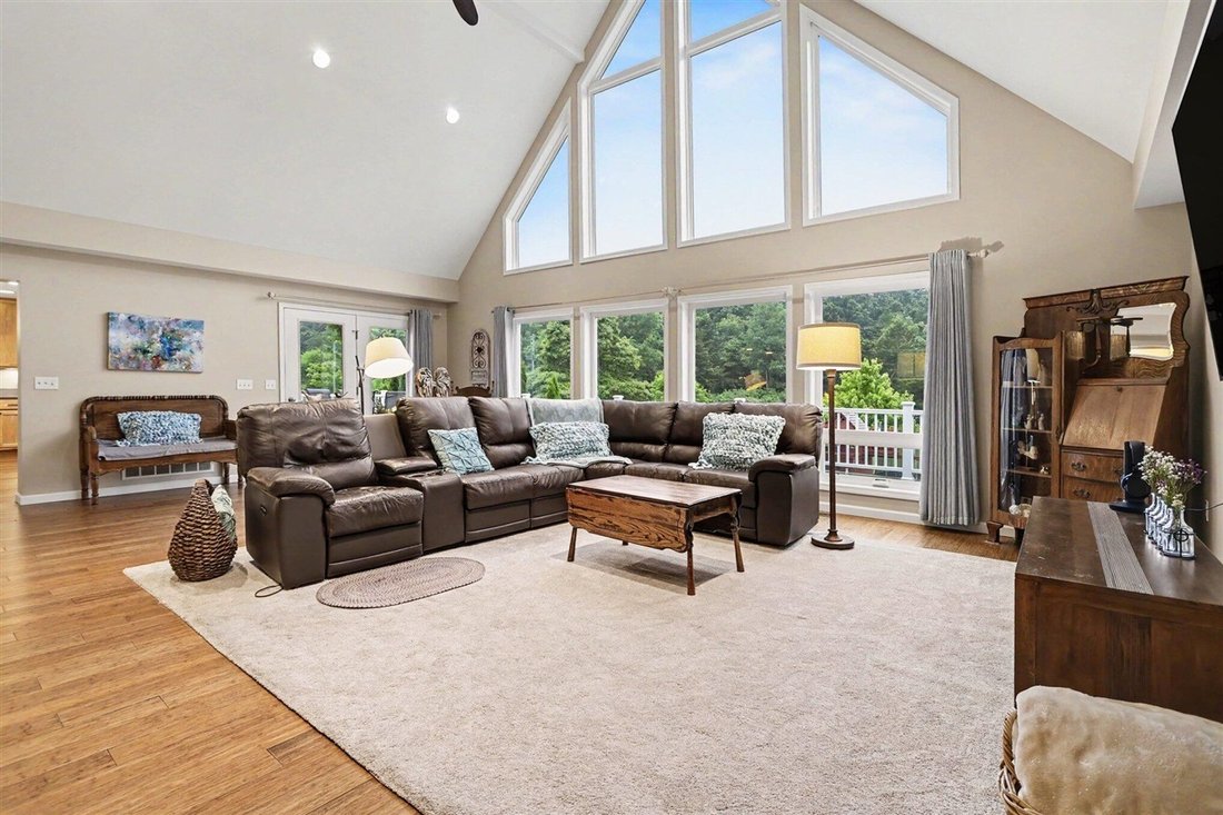 House in Dowagiac, Michigan, United States 4 - 18308628
