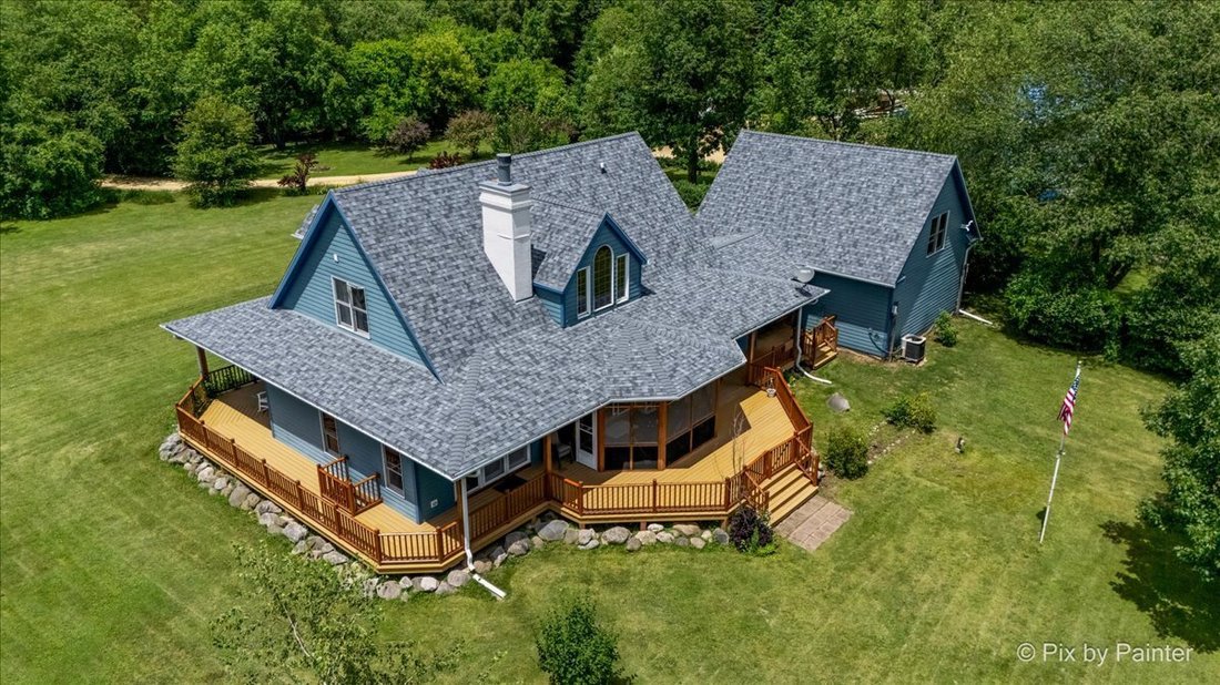 House in Harvard, Illinois, United States 3 - 18316355