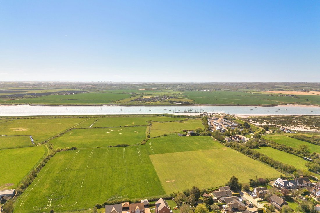 House in North Fambridge, England 2 - 17779685