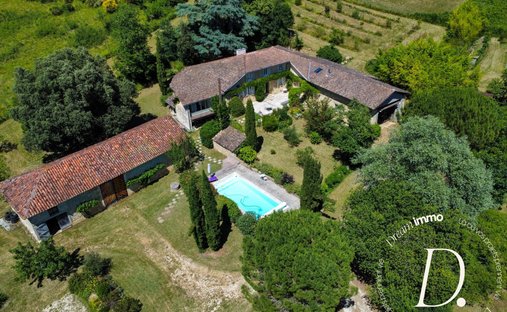 House in Caillavet, Occitania, France 1