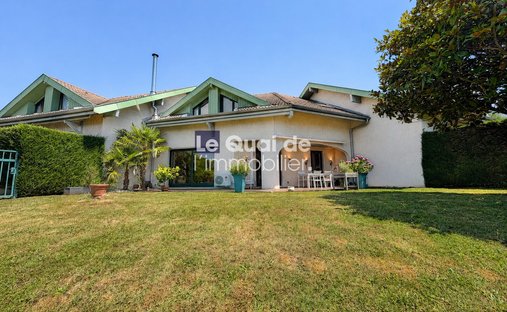 House in Italie-Jacotot, Aix-les-Bains, France 1