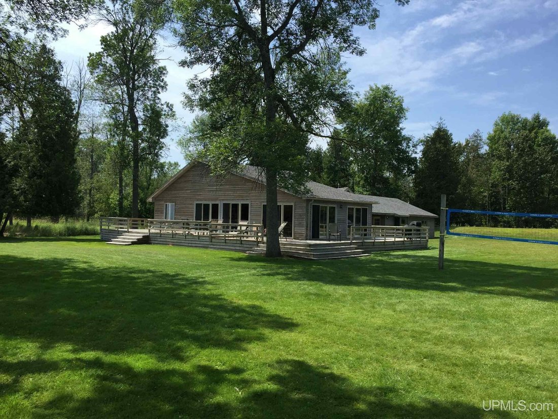 House in Rapid River, Michigan, United States 3 - 18308091