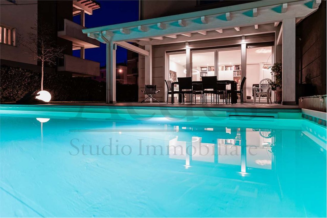 Villa in Historic Center, Modena, Emilia-Romagna 5 - 18313727