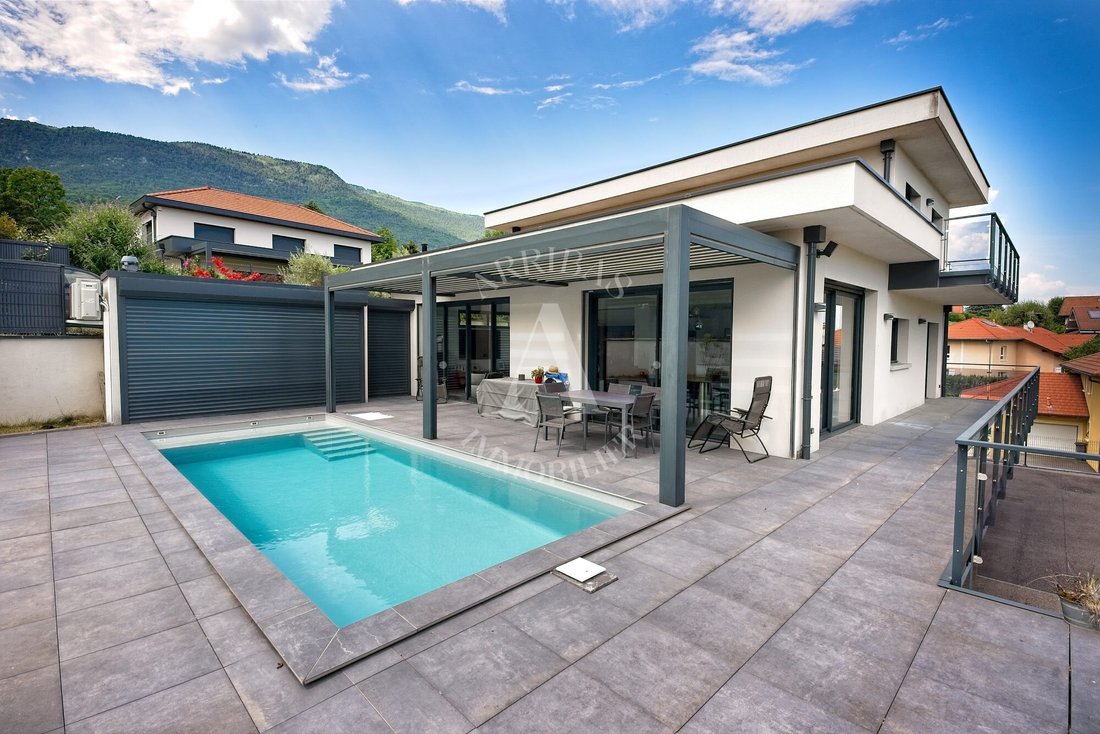 Villa in Thoiry, Auvergne-Rhône-Alpes, France 1 - 18315397
