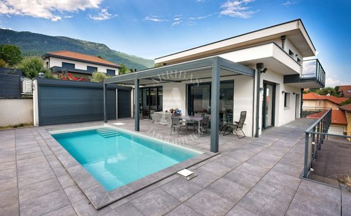 Villa in Thoiry, Auvergne-Rhône-Alpes, France 1