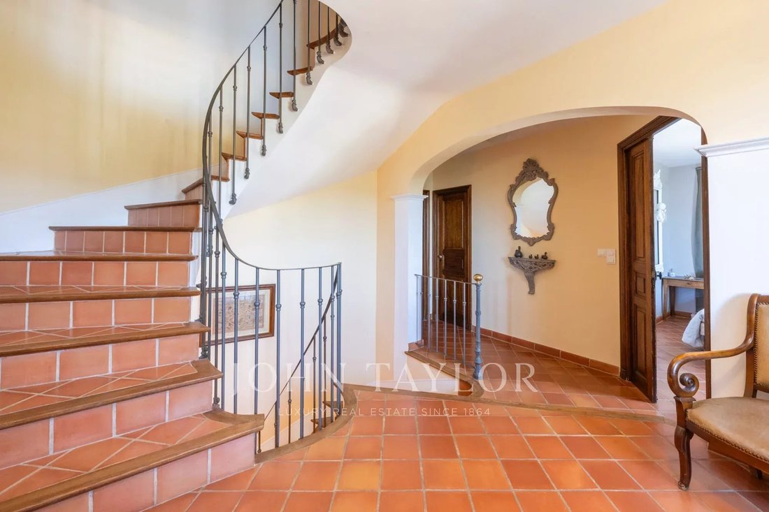 Estate in Roaix, Provence-Alpes-Côte d'Azur, France 5 - 18314395