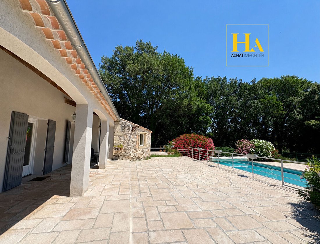 Villa in Saint-Restitut, Auvergne-Rhône-Alpes, France 2 - 17840055