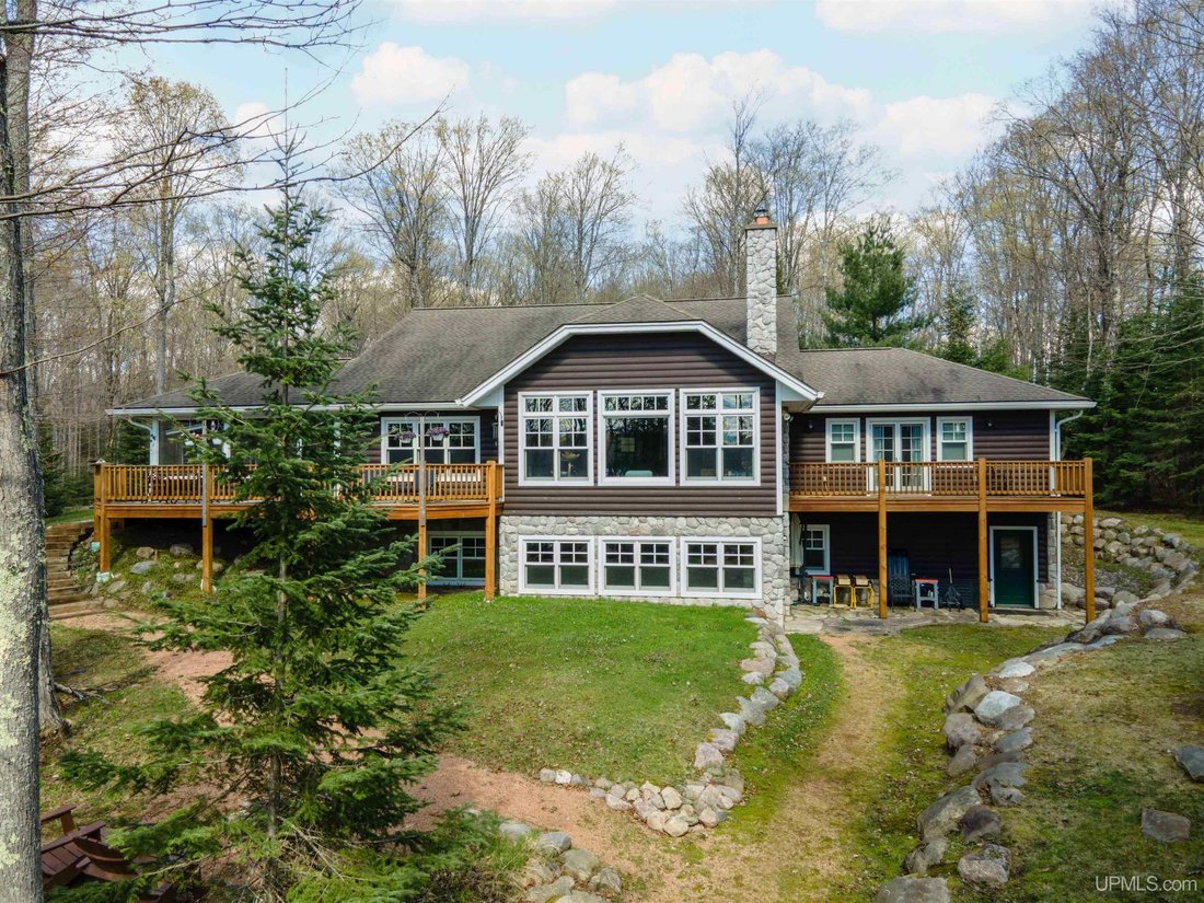 House in Iron River, Michigan, United States 1 - 18309354