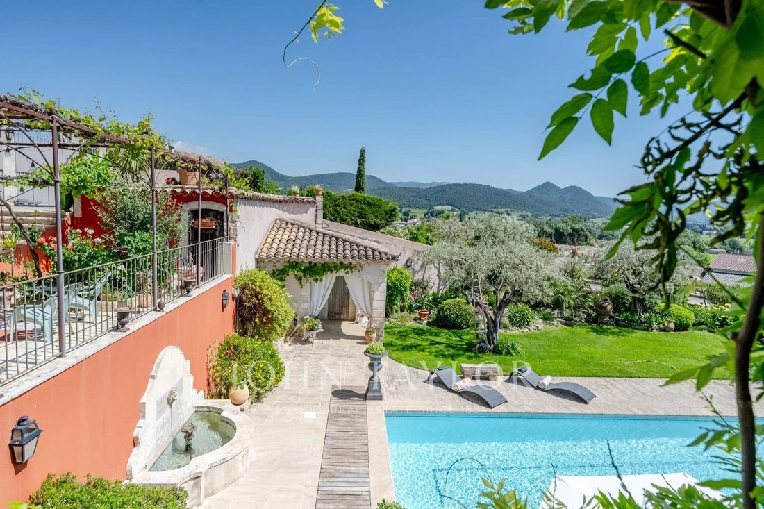 Estate in Roaix, Provence-Alpes-Côte d'Azur, France 2 - 18314395