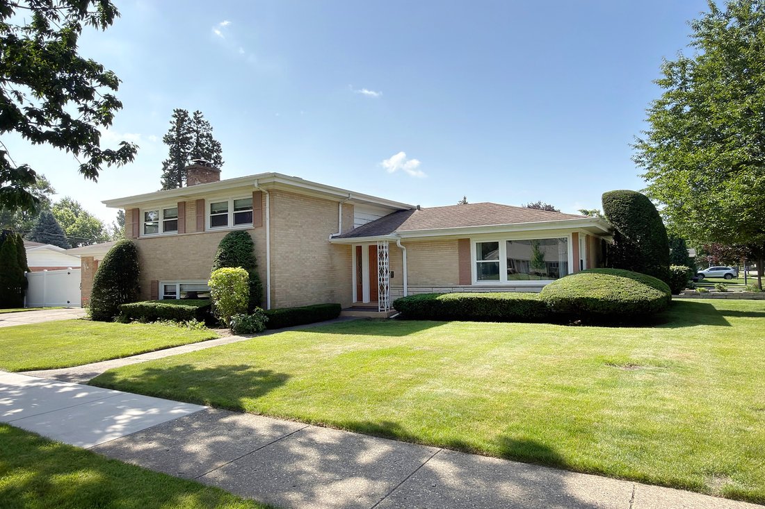 House in Mount Prospect, Illinois, United States 1 - 18301287