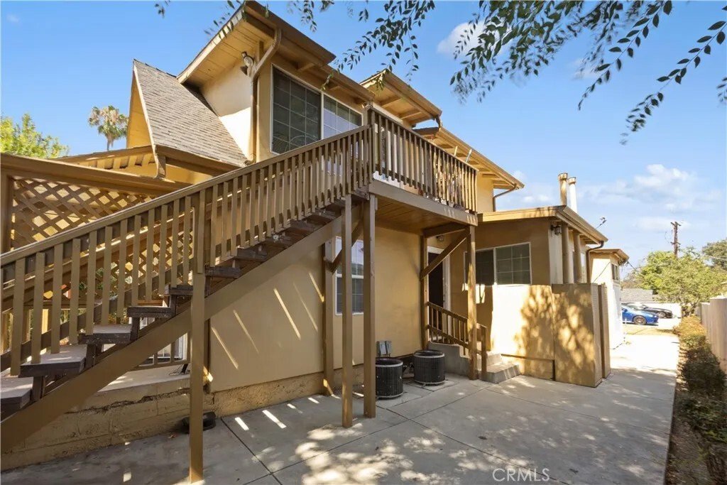 Altadena, California, United States 3 - 18313394