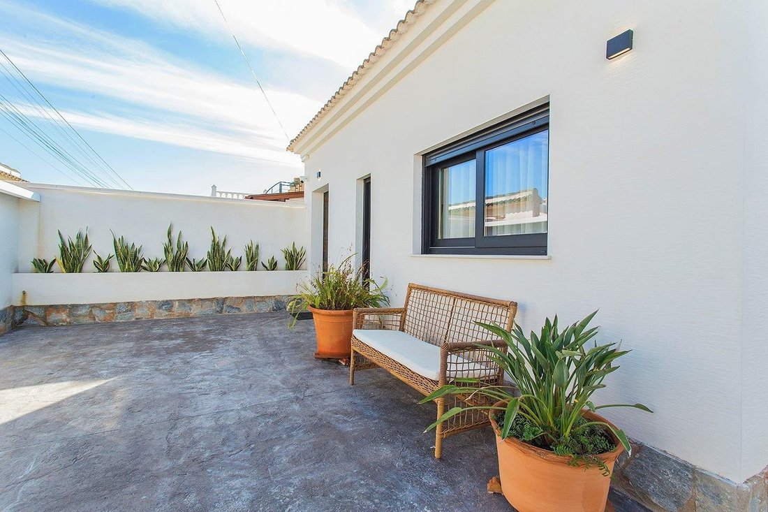 Townhouse in Torrevieja, Valencian Community, Spain 1 - 18314990