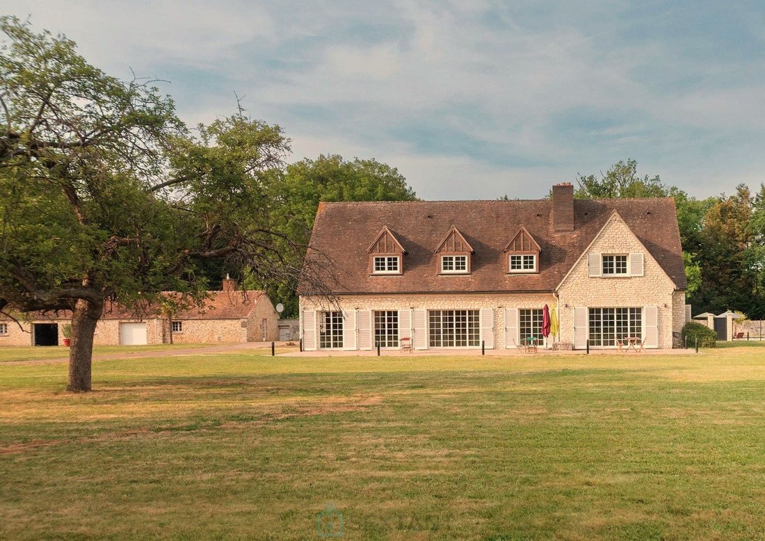Estate in Champcueil, Ile-de-France, France 1 - 17043784