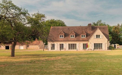 Estate in Champcueil, Ile-de-France, France 1